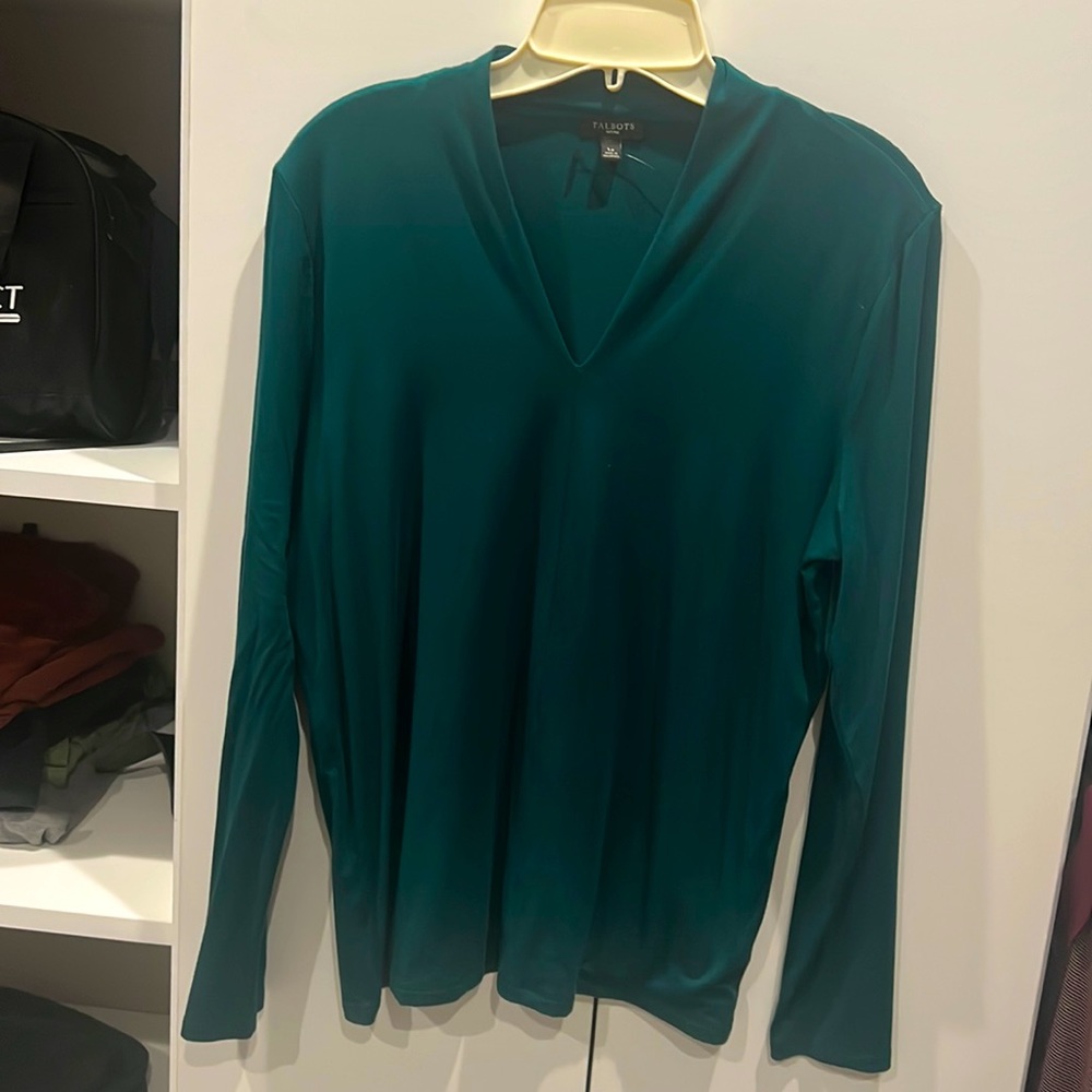 NWT Talbots petite Xl v neck top
